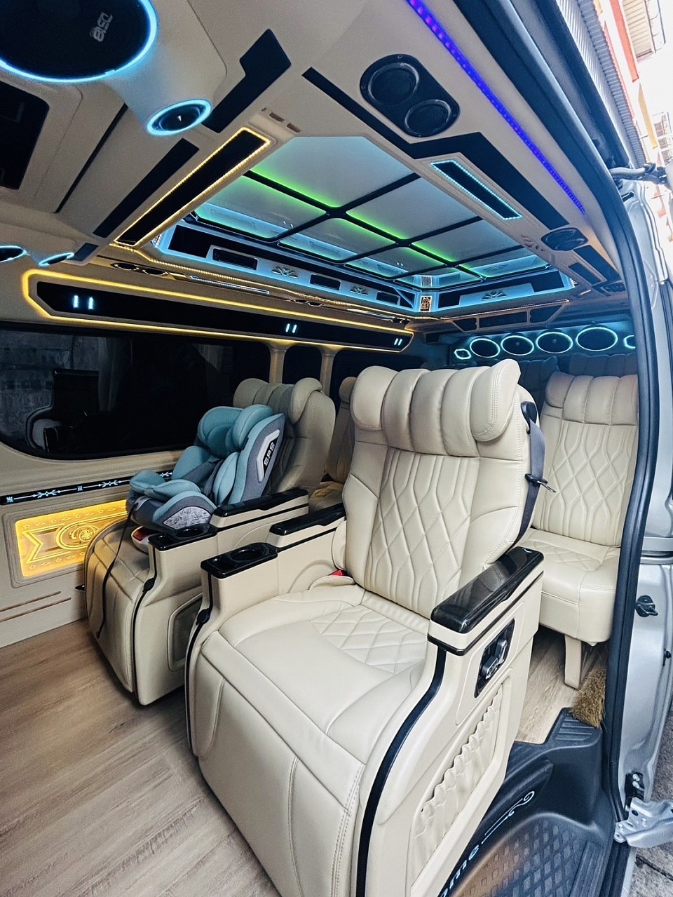Van service Bangkok